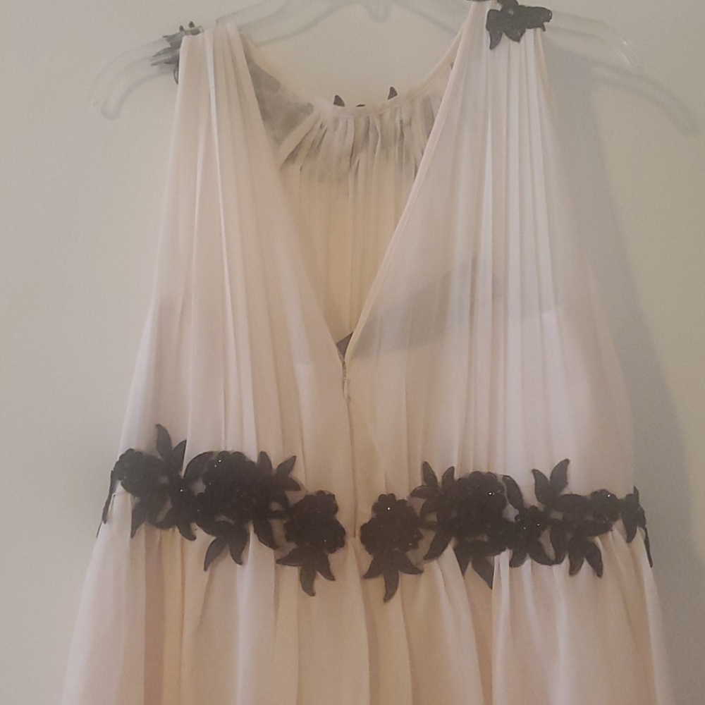 Dress - Picture 3 of 4